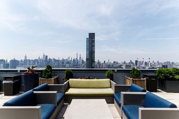 Rooftop lounge at 27 on 27th, New York, 11101